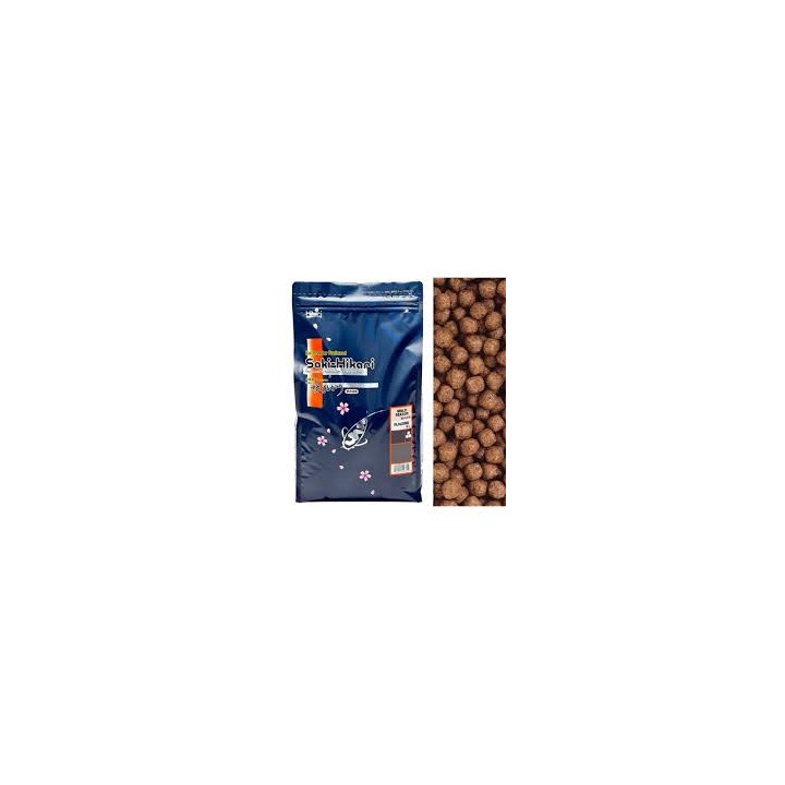 HIKARI SAKI MULTI SEASON M 2kg- Pływający, perfekcyjna dieta dla karpi Koi przy niskich temperaturach.