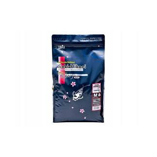 HIKARI SAKI COLOR M 2kg - Pływający, pokarm wybarwiający dla karpi koi.